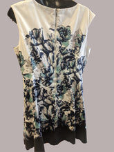 Load image into Gallery viewer, Dress - Size 18
