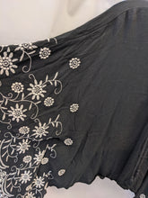 Load image into Gallery viewer, Short Sleeve Top - Size 3X
