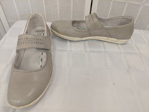 Shoes - Size 10