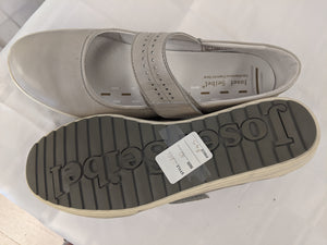 Shoes - Size 10