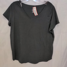 Load image into Gallery viewer, Short Sleeve Top - Size 1X
