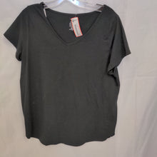 Load image into Gallery viewer, Short Sleeve Top - Size 1X
