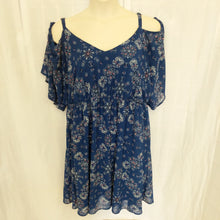 Load image into Gallery viewer, Dress - Size 4
