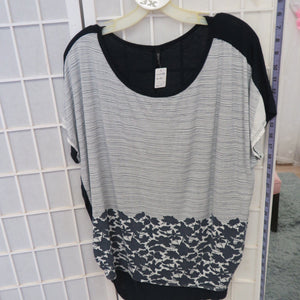 Short Sleeve Top - Size 3X
