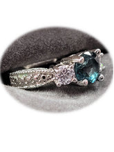 Load image into Gallery viewer, Jewelery - Size 7
