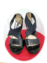 Load image into Gallery viewer, Shoes - Size 9.5
