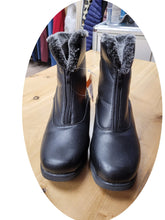 Load image into Gallery viewer, Boots - Size 8
