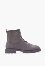 Load image into Gallery viewer, Boots - Size 11
