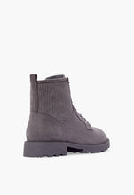 Load image into Gallery viewer, Boots - Size 11

