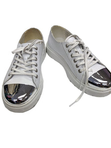 Shoes - Size 8