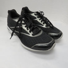 Load image into Gallery viewer, Shoes - Size 7.5
