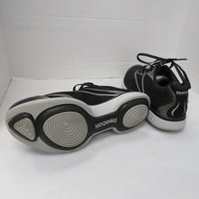 Load image into Gallery viewer, Shoes - Size 7.5
