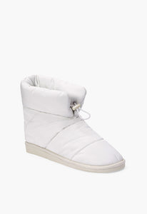 Boots - Size 9