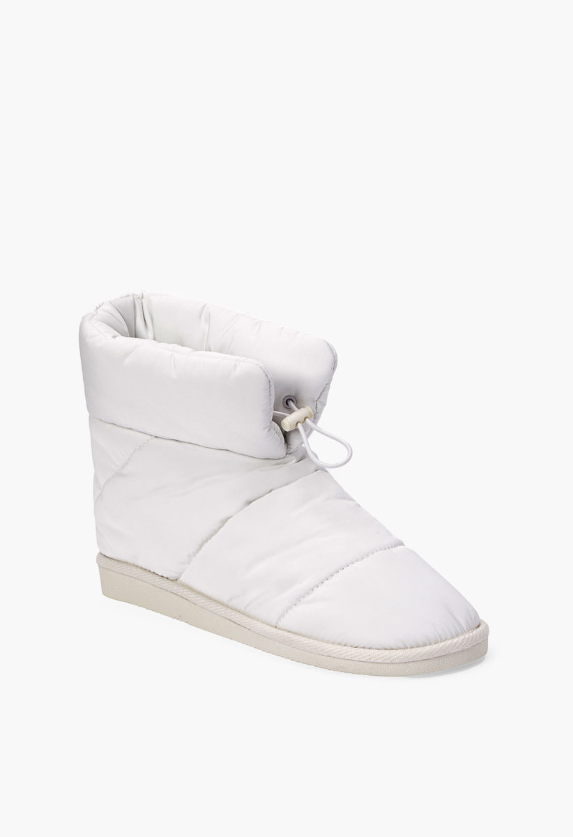 Boots - Size 9