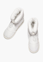 Load image into Gallery viewer, Boots - Size 9
