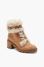 Load image into Gallery viewer, Boots - Size 9

