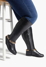 Load image into Gallery viewer, Boots - Size 9
