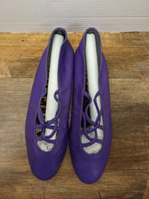 Load image into Gallery viewer, Shoes - Size 12
