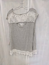 Load image into Gallery viewer, Short Sleeve Top - Size 2X
