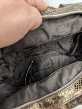 Load image into Gallery viewer, Purse - Size L
