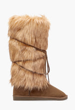 Load image into Gallery viewer, Boots - Size 9

