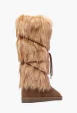 Load image into Gallery viewer, Boots - Size 9
