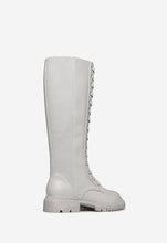 Load image into Gallery viewer, Boots - Size 9
